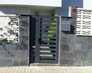 Puertas y cerramientos metálicos